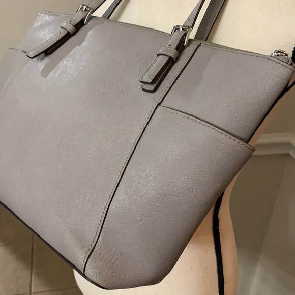 COPY - Michael Kors gray jet set shoulder bag - Picture 6 of 17